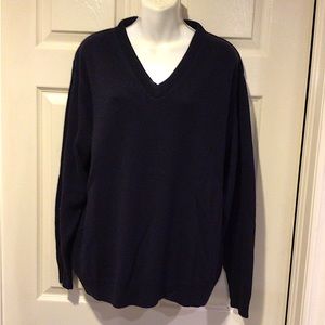 ⬇️Price Dropped ⬇️Mens slip on vneckline knit sweater Made on Canada